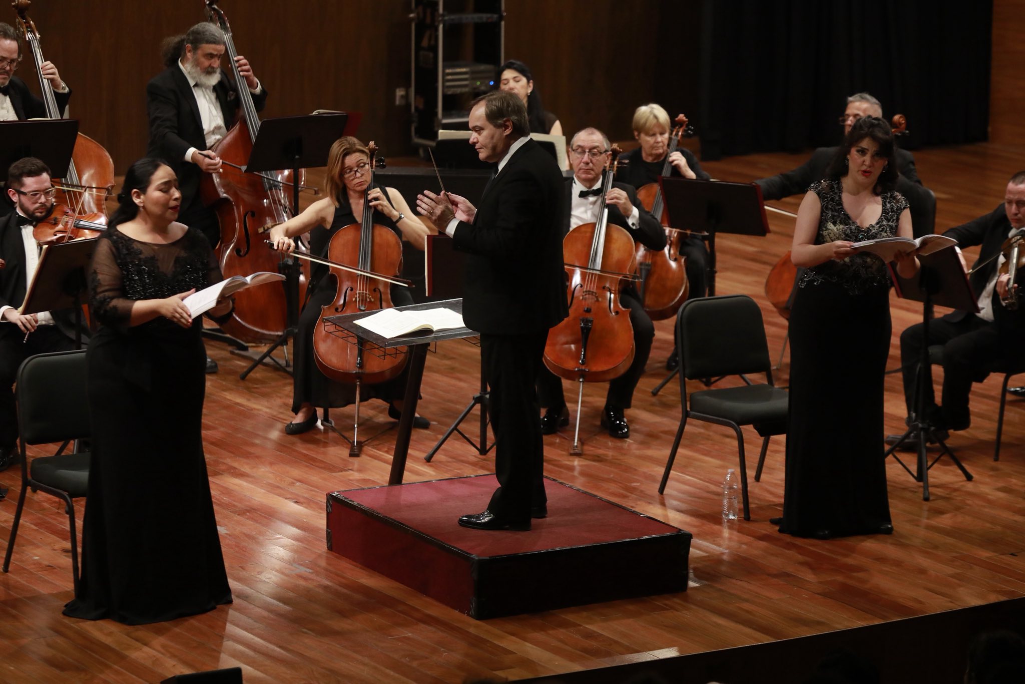 Coloca la OSY la redención y el amor en la cúspide con música de Pergolesi y de Wagner